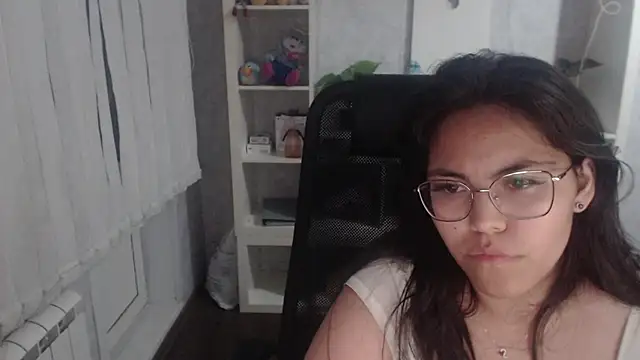 Snapshot of Anda_here chatting on 06-25-26, 05:17 Anda here online show from 06-25-26, 05:17