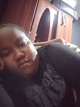 ChubbyMidgetxxx19 online show from 06-15-26, 09:55