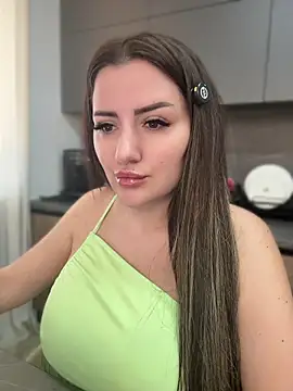 Snapshot of SophiePale chatting on 05-06-26, 08:30 SophiePale online show from 05-06-26, 08:30