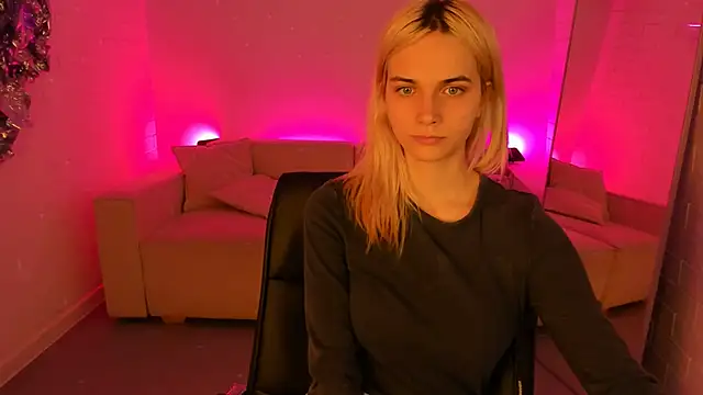 Snapshot of DanaWint chatting on 05-26-26, 01:07 DanaWint online show from 05-26-26, 01:07