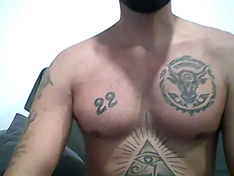 Snapshot of Alessandromagno8 chatting on 05-26-26, 06:26 Alessandromagno8 online show from 05-26-26, 06:26