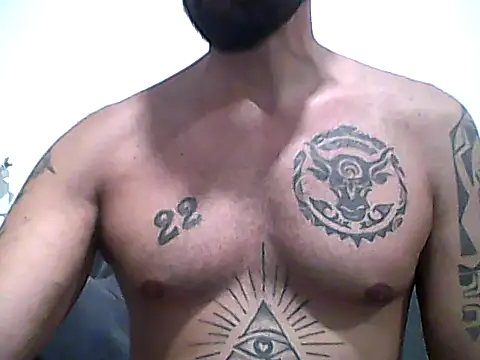 Snapshot of Alessandromagno8 chatting on 05-28-26, 05:43 Alessandromagno8 online show from 05-28-26, 05:43