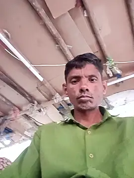Snapshot of Hot-Parinda200 chatting on 06-17-26, 10:39 Hot-Parinda200 online show from 06-17-26, 10:39