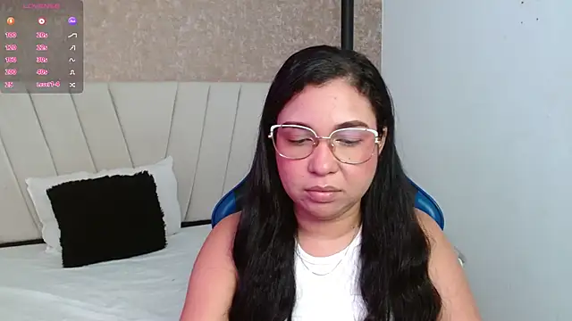 Snapshot of AliceSmity__ chatting on 06-09-26, 03:34 AliceSmity online show from 06-09-26, 03:34