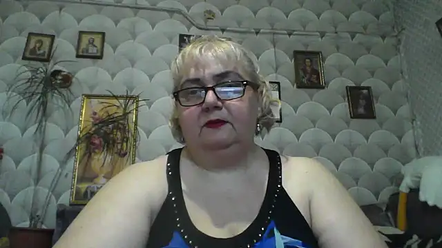 Snapshot of MarinaFarina53 chatting on 05-25-26, 06:52 MarinaFarina53 online show from 05-25-26, 06:52