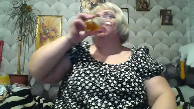 Snapshot of MarinaFarina53 chatting on 05-31-26, 06:09 MarinaFarina53 online show from 05-31-26, 06:09