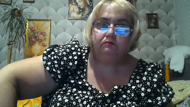 Snapshot of MarinaFarina53 chatting on 06-10-26, 07:35 MarinaFarina53 online show from 06-10-26, 07:35
