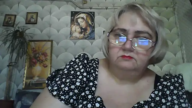 Snapshot of MarinaFarina53 chatting on 06-11-26, 05:38 MarinaFarina53 online show from 06-11-26, 05:38