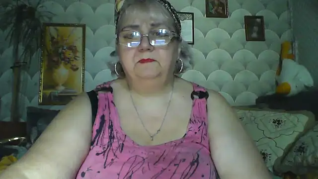 Snapshot of MarinaFarina53 chatting on 07-12-26, 05:20 MarinaFarina53 online show from 07-12-26, 05:20