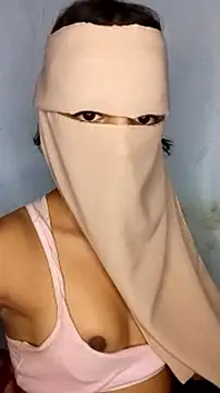Snapshot of capitana_love chatting on 06-17-26, 01:23 capitana love online show from 06-17-26, 01:23