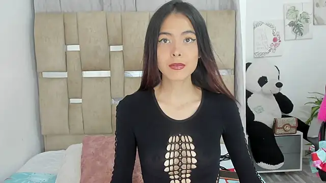 Snapshot of AnahiMiller2 chatting on 05-15-26, 07:32 AnahiMiller2 online show from 05-15-26, 07:32