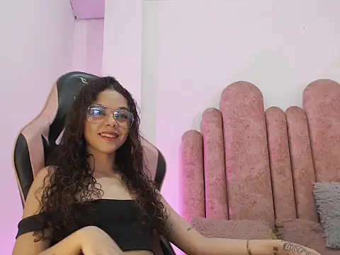 Sofivega18 online show from 06-23-26, 12:41