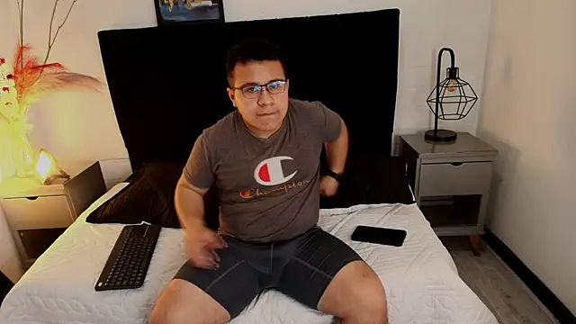 ThiiagoSaenz online show from 05-09-26, 12:54