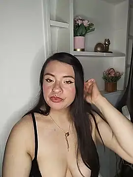Snapshot of Antonella_1998 chatting on 06-04-26, 02:12 Antonella 1998 online show from 06-04-26, 02:12