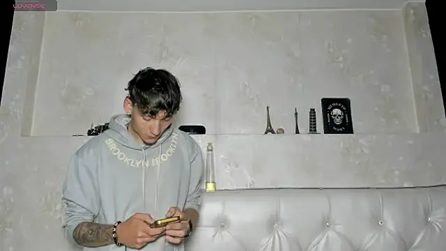 ESTEFAN HILLS online show from 06-02-26, 10:34