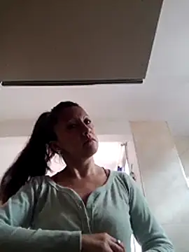 Vely  online show from 05-18-26, 07:31