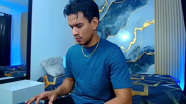 JacobWolf   online show from 06-08-26, 06:52