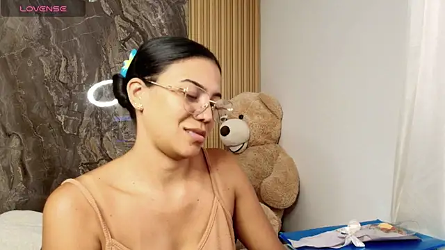 sun cute online show from 05-11-26, 10:40