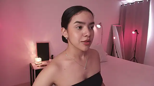 fluffylips online show from 07-04-26, 06:36
