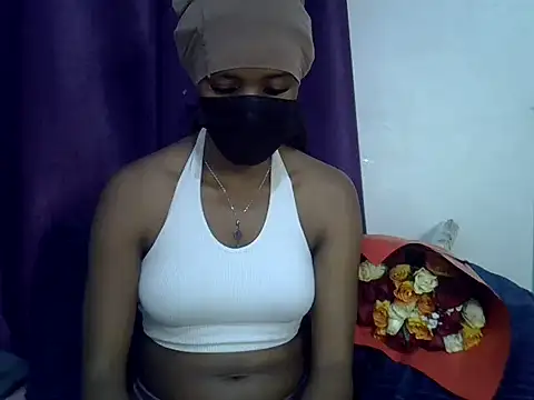 Ginnah  online show from 06-30-26, 04:08