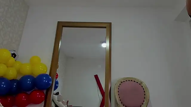 Snapshot of candy_eyes_ chatting on 06-23-26, 11:19 candy eyes online show from 06-23-26, 11:19