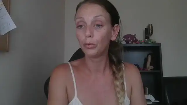 LouiseLovell online show from 07-15-26, 06:24