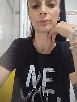 Snapshot of BlissAria chatting on 05-25-26, 04:13 BlissAria online show from 05-25-26, 04:13