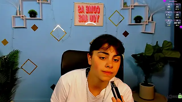 Snapshot of shadow_kiss_ chatting on 06-30-26, 07:15 shadow kiss online show from 06-30-26, 07:15
