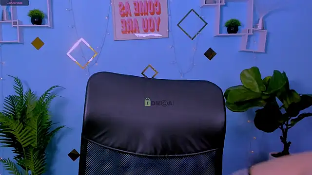 Snapshot of shadow_kiss_ chatting on 07-10-26, 08:40 shadow kiss online show from 07-10-26, 08:40