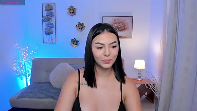 Snapshot of Emma_Moretti1 chatting on 05-26-26, 07:43 Emma Moretti1 online show from 05-26-26, 07:43