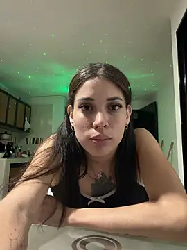 Snapshot of Charlotte_Reed chatting on 05-18-26, 02:51 Charlotte Reed online show from 05-18-26, 02:51