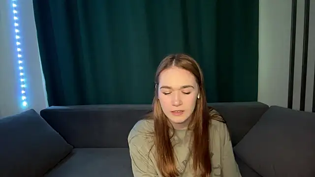 Snapshot of MargieZorens chatting on 06-08-26, 02:50 MargieZorens online show from 06-08-26, 02:50