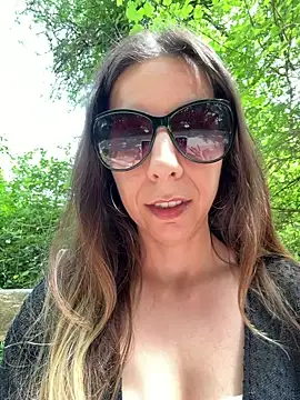 Snapshot of GirlNextDoorBianca chatting on 05-30-26, 01:52 GirlNextDoorBianca online show from 05-30-26, 01:52