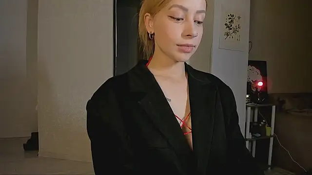 Snapshot of Jane_Bright chatting on 03-06-25, 08:59 Jane Bright online show from 03-06-25, 08:59