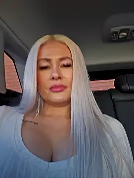 Snapshot of MILFBARBY chatting on 01-14-25, 08:31 MILFBARBY online show from 01-14-25, 08:31