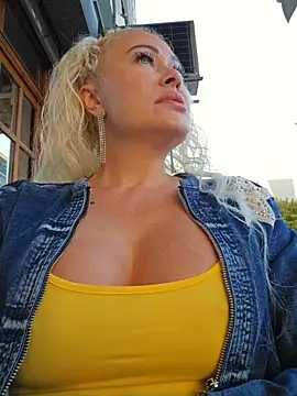 Snapshot of MILFBARBY chatting on 10-05-25, 06:56 MILFBARBY online show from 10-05-25, 06:56