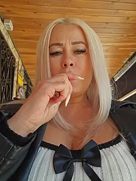 Snapshot of MILFBARBY chatting on 11-03-25, 09:10 MILFBARBY online show from 11-03-25, 09:10