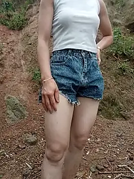 linhbaby01 online show from 05-19-26, 01:56