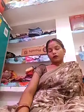 Snapshot of CHANDNi_700 chatting on 06-10-26, 06:34 CHANDNi 700 online show from 06-10-26, 06:34