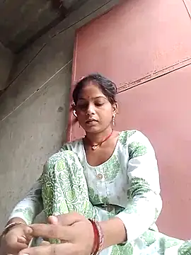 Snapshot of CHANDNi_700 chatting on 06-13-26, 01:25 CHANDNi 700 online show from 06-13-26, 01:25