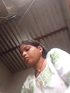 Snapshot of CHANDNi_700 chatting on 06-14-26, 02:24 CHANDNi 700 online show from 06-14-26, 02:24