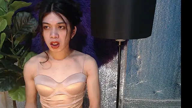Snapshot of RoseAmarie chatting on 05-22-26, 05:25 RoseAmarie online show from 05-22-26, 05:25
