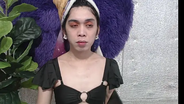 Snapshot of RoseAmarie chatting on 05-25-26, 12:11 RoseAmarie online show from 05-25-26, 12:11