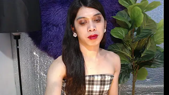 Snapshot of RoseAmarie chatting on 05-28-26, 12:24 RoseAmarie online show from 05-28-26, 12:24