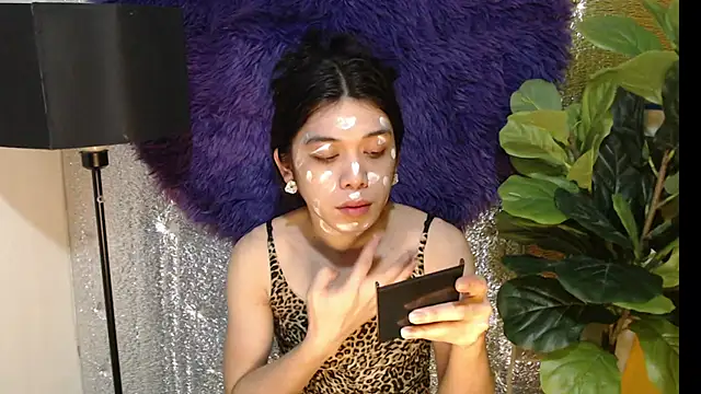 Snapshot of RoseAmarie chatting on 05-31-26, 12:34 RoseAmarie online show from 05-31-26, 12:34