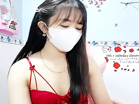 Snapshot of Emilysexy_cut chatting on 05-16-26, 04:53 Emilysexy cut online show from 05-16-26, 04:53
