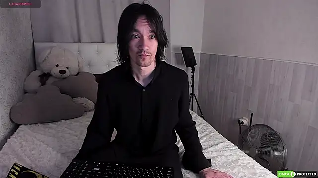 Snapshot of CalvinChapman chatting on 07-07-26, 03:42 CalvinChapman online show from 07-07-26, 03:42