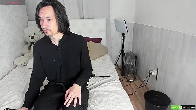Snapshot of CalvinChapman chatting on 07-17-26, 03:13 CalvinChapman online show from 07-17-26, 03:13