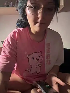 Snapshot of Lulu_Lu chatting on 05-19-26, 06:47 Lulu Lu online show from 05-19-26, 06:47