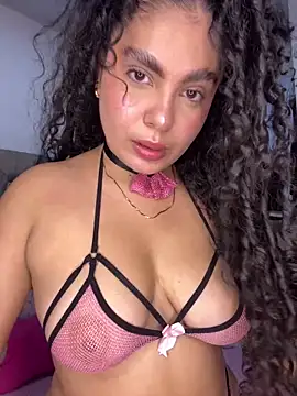 Yassy 11 online show from 06-19-26, 07:17